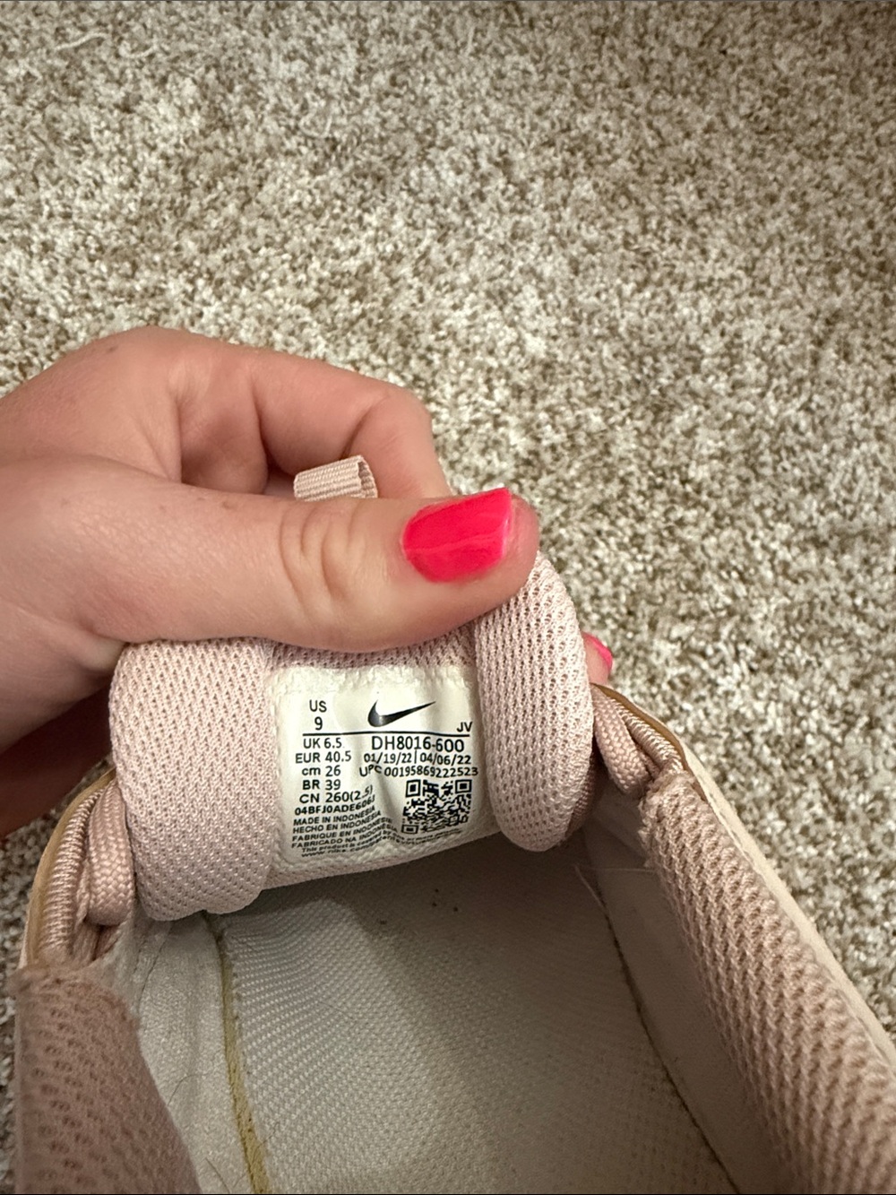 Women’s Pink Wave-Detail Nike Shoes! - Picture 6 of 6